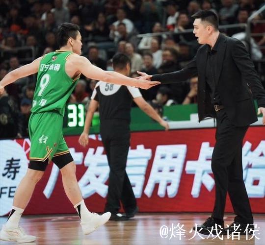 杨鸣捡到宝!辽篮状元拿12+3+2,锁死广厦MVP,不输给张镇麟 杨鸣捡到宝!辽篮状元拿12+3+2,锁死广厦MVP,不输给张镇麟