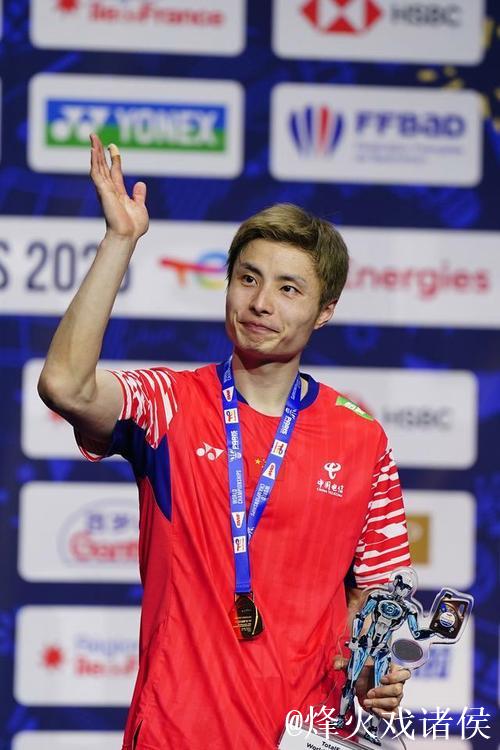 石宇奇战胜拉克什亚 挺进羽毛球世锦赛男单32强