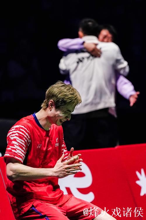 石宇奇战胜拉克什亚 挺进羽毛球世锦赛男单32强